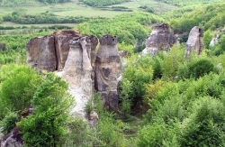 Gradina Zmeilor din Salaj, locul unde se intalnesc Eva, Zmeoaica si Degetelul